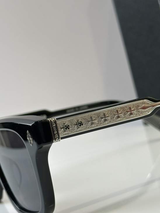Picture of Chrome Hearts Sunglasses _SKUfw67339071fw